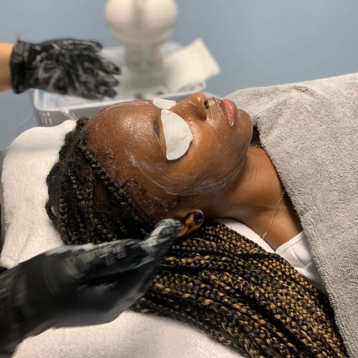 Facial Massaging and cleansing